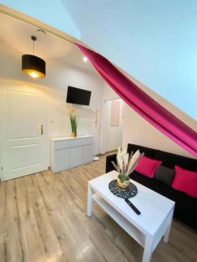 Apt Fiona3 Centrum700M Parking Bezplatny Monitorowany Salon Tv Sypialnia Tv Lazienka Kuchnia Rekuperacja Karpacz Appartamento