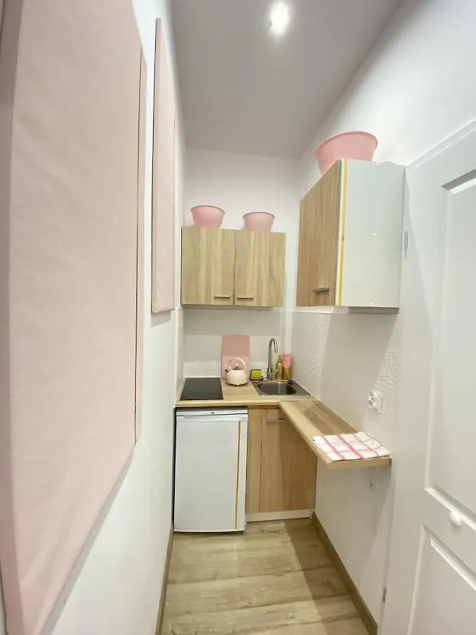 Apartament Apt Fiona3 Centrum700M Parking Bezplatny Monitorowany Salon Tv Sypialnia Tv Lazienka Kuchnia Rekuperacja Karpacz